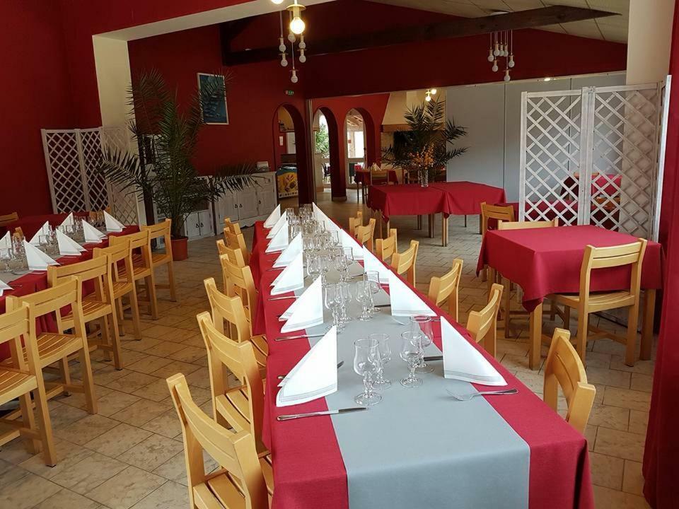 Les Chenes Verts Saint-Savinien Exterior photo